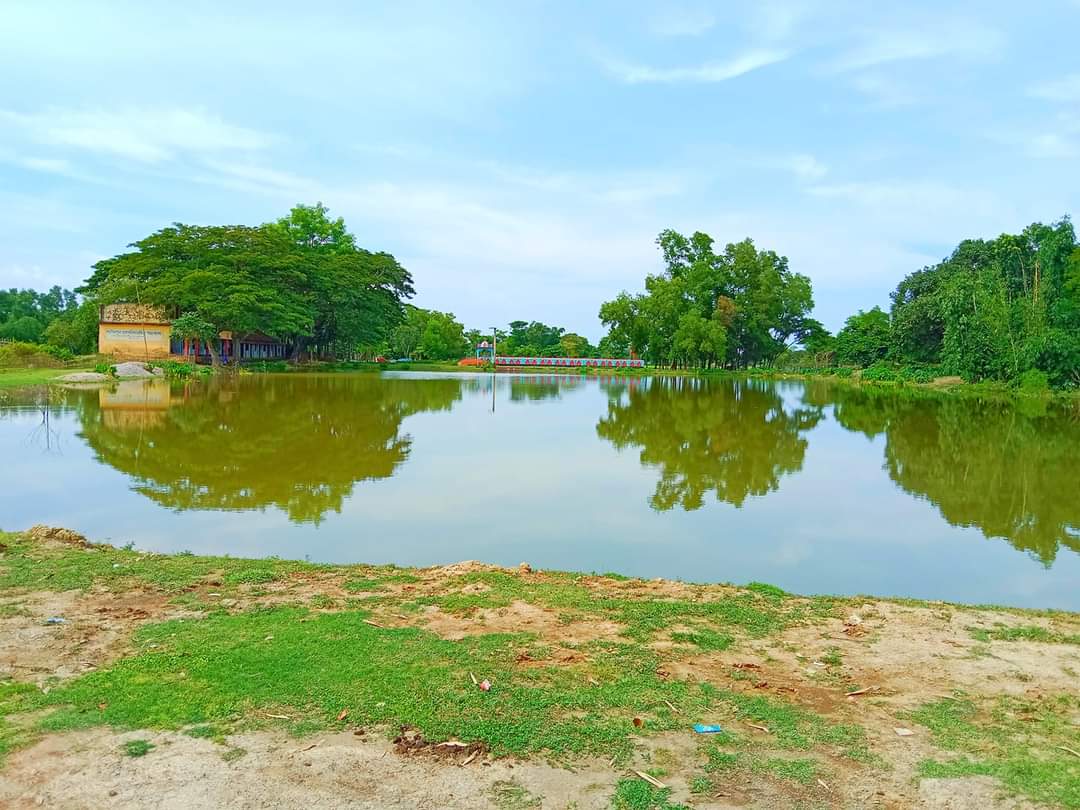 Madrasah pond 